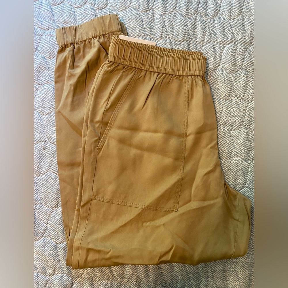 Ann Taylor Tan Joggers, Size M NWT